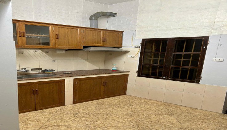Cho thuê nhà ngõ 23  Đông Tác, 39m2, 2 ngủ, 2 vệ sinh, chỉ 8 Triệu
